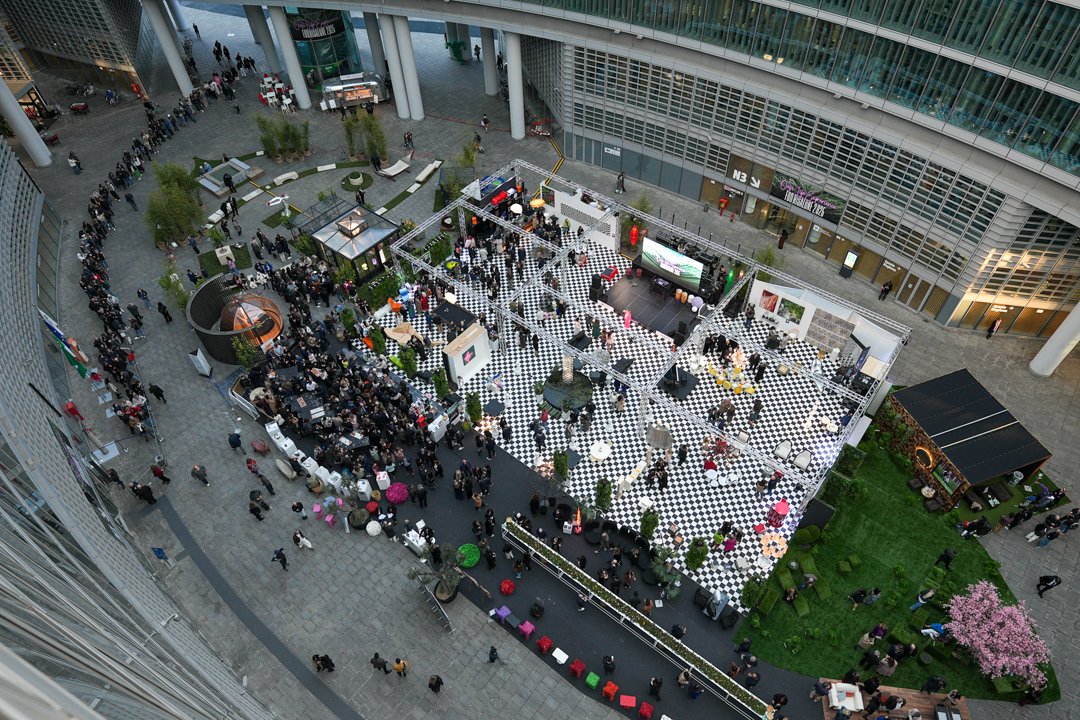Installazione "Fuori Salone 2025" in Piazza Città di Lombardia
